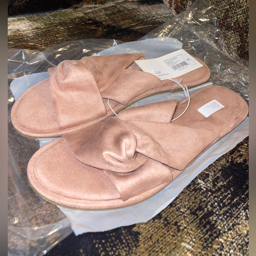 Women’s slippers